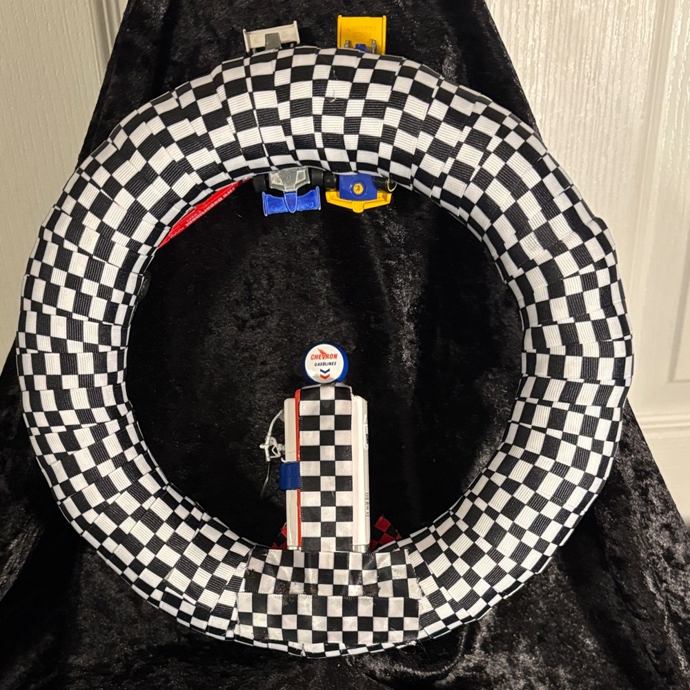 Deluxe Racing Car Set with Track - Picture 4 of 4
